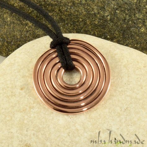 Hammered Pure Copper Spiral Viking Pendant Wire Wrapped Handcrafted by Mba Handmade - Copper Jewelry - Hammered Copper Pendant - Unisex Copper Jewelry Necklaces, Hammered Wire Jewelry Diy, Copper Necklace Handmade, Copper Wire Jewelry Diy, Hammered Copper Jewelry, Copper Jewelry Diy, Forged Jewelry, Penny Jewelry, Handmade Copper Bracelet