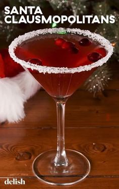 30+ Easy Christmas Cocktail Recipes to Please a Crowd - Be Centsational Easy Christmas Cocktail, Christmas Cocktail Recipes, Resep Koktail, Xmas Drinks, Christmas Drinks Alcohol Recipes, Christmas Drinks Recipes, Christmas Drinks Alcohol, Christmas Cocktail, Winter Cocktails