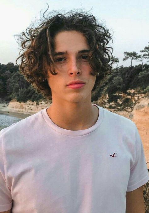 Long Curly Hair Men, Men's Curly Hairstyles, Male Haircuts Curly, Men Haircut Curly Hair, Mens Hairstyles Thick Hair, Wavy Hair Men, Medium Curly, Medium Curly Hair Styles, Boys With Curly Hair