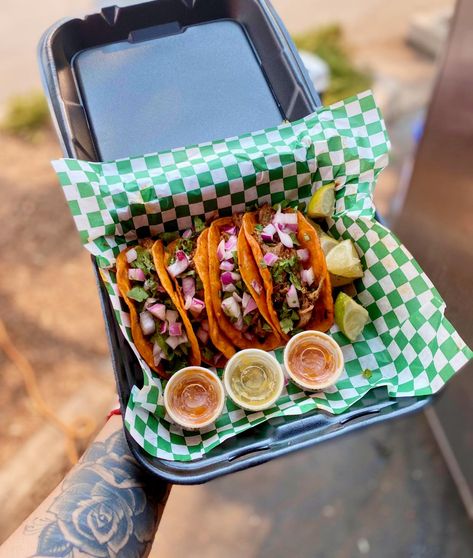 Taco To Go Packaging, Tacos Stand Ideas, Taco Business Ideas, Taco Food Truck Wedding, Taco Food Truck Design, Taco Stand Ideas Food Truck, Tacos To Go Packaging, Tacos Packaging Ideas, Taco Food Truck Aesthetic