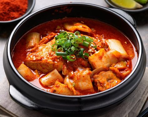 Kimchi Jjigae Recipe: Hearty Korean Stew with Beef Kimchee Stew, Kimchi Jigae Recipe, Kimchi Jjigae Recipe, Korean Beef Stew Recipe, Korean Beef Stew, Korean Stew, Jjigae Recipe, Spicy Beef Stew, Kimchi Jjigae