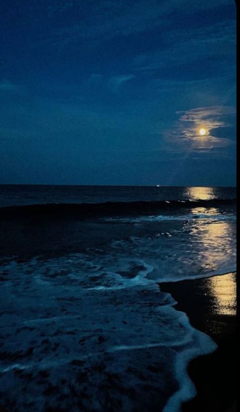 Night Sea Aesthetic, Night Sky Ocean, Beach At Night Aesthetic, Night Beach Aesthetic, Jennifer Hartmann, Sea At Night, Moon Ocean, Vinyl Paintings, Night Ocean