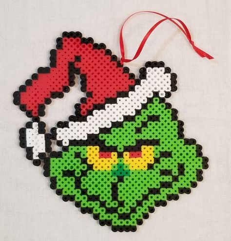 Hama Beads Projects, Perler Bead Patterns Grinch, Grinch Pearl Beads, Perler Beads Grinch, Grinch Fuse Beads, The Grinch Perler Beads, Grinch Perler Beads, Perler Beads Christmas Ornaments, Grinch Perler Bead Patterns