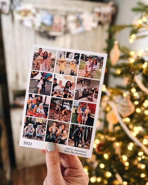 Diy Christmas Card Pictures, Christmas Family Card Ideas, Christmas Card Layout Ideas, Easy Christmas Card Photo Ideas, Christmas Card Photoshoot Ideas, Diy Christmas Photo Cards, Adult Family Christmas Cards, Christmas Card Inspiration Photo, Selfie Christmas Card