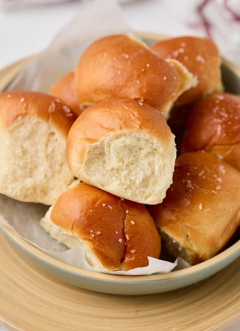 Quick Bread Rolls, Air Fryer Dinner, Vegan Dinner Rolls, Air Fryer Recipes Snacks, Fluffy Dinner Rolls, Homemade Buns, Baking Buns, Air Fryer Oven Recipes, Cooking Bread