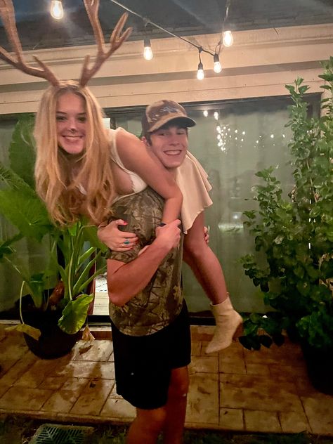 Deer And Hunter, Deer Halloween Costumes, Cute Couples Costumes, Cute Country Couples, Matching Halloween Costumes, Hallowen Ideas, Hot Halloween Outfits, Pretty Halloween Costumes, Couples Halloween Outfits