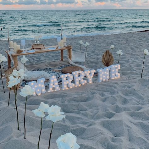 She said yes!! 🤍 Surprise Beach Engagement, Miami Proposal Ideas, Engagement Proposal Ideas Beach, Proposal Set Up Ideas Beach, Wedding Proposals Beach, Beach Engagement Ideas Proposals, Private Proposal Ideas Romantic, Proposal Beach Ideas, Marry Me Beach Proposal