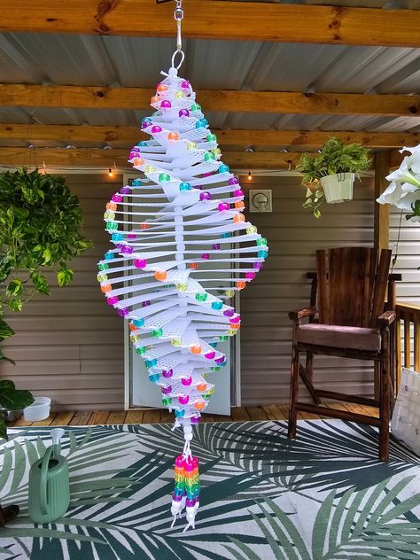 Plastic Bottle Planter, Metal Wind Spinners, Rainbow Sparkle, Beaded Christmas Ornaments, Plastic Canvas Crafts, Canvas Projects, Diy Crafts For Gifts, Beaded Ornaments, Wind Spinners