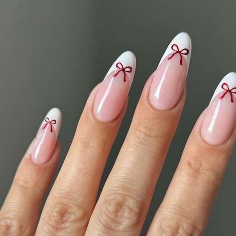 Cute Nail Designs Aesthetic, Cute Almond Nails Christmas, Gel Xmas Nails, Christmas Simple Nail Ideas, Nail Not Acrylic, Winter Bow Nails, Cute Subtle Christmas Nails, Cute Gel Christmas Nails, Cute Nail Ideas For Christmas