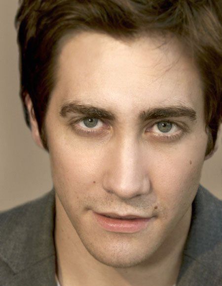 Jake Gyllenhaal giving his best sexy ’come hither’ eyes. Mmm, those moles make me 💦 #jakegyllenhaal #eyes #mole Moles On Face, No Beard, Jake G, Face Aesthetic, Health Planner, Jake Gyllenhaal, Prove It, Best Actor, Mole