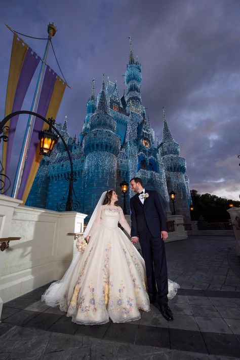 Disney Fairytale Weddings - The Bride in This Disney World Wedding Wore the Live-Action Cinderella Gown! Cinderella's Dress, Disney Wedding Venue, Cinderella Live Action, Cinderella Gown, Tangled Wedding, Disney World Wedding, Romantic Wedding Dress, Wedding Venue Los Angeles, Disney Weddings