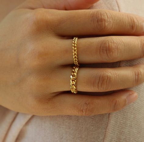 Gold Ring Chain, Gold Chain Ring Design, Permanent Ring Jewelry, Handmade Jewelry Rings, Simple Rings Everyday Casual, Silver Chain Ring, Gold Chain Ring, Chain Ring Gold, Star And Moon Necklace