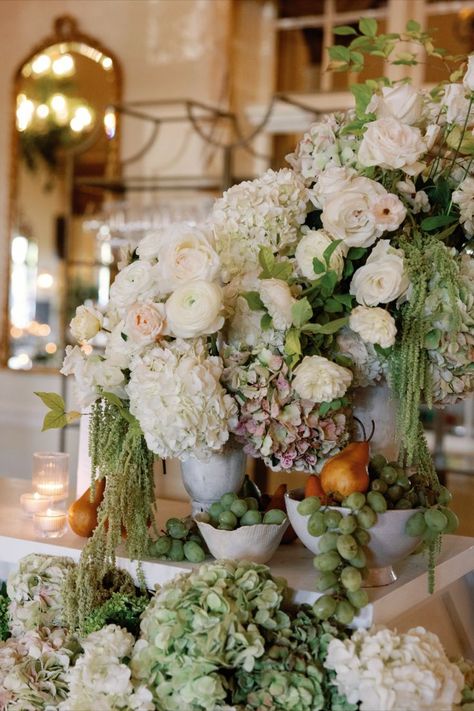 Winter Wedding Flowers Floral Bar Arrangements with Fruit — Luxury Florist Tennessee North Carolina Modern Wedding Flowers Arrangements, Green Hydrangea Wedding, Southern Winter, Floral Bar, Mallorca Wedding, Luxury Florists, Fall Hydrangea, Modern Wedding Flowers, Country Garden Weddings