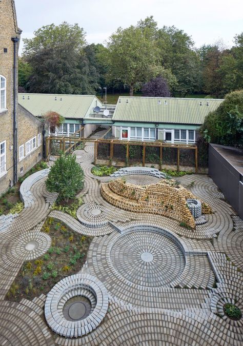 Swirling brick circles form back garden for South London Gallery York Stone, London Gallery, Floor Pattern, Reclaimed Brick, Garden Paving, Victorian Buildings, Urban Park, Urban Furniture, Mexican Artists