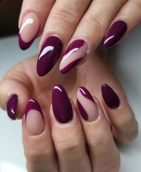 Elegant Maroon Fall Nails 2024: Burgundy Short, Gold, Matte, and Acrylic Design 25 Ideas Maroon And Light Pink Nails, Nail Art Maroon Elegant, Burgundy And Pink Nails, Burgundy And Gold Nail Designs, Burgundy Nails With Design, Maroon And Gold Nails, Maroon Fall Nails, Mauve Nails Design, Trendy Art Ideas