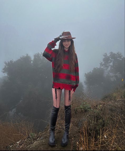 foggy freddy krueger halloween Disfraz Freddy Kruger, Fantasia Freddy Krueger, Casual Halloween Costumes, Freddy Krueger Costume, Kostum Halloween, Horror Halloween Costumes, Classy Halloween Costumes, Horror Costume, Hot Halloween Outfits