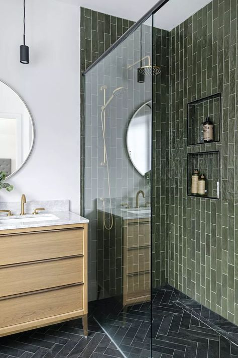 Shower Room Ideas Green Tiles, Green Tiled Bathrooms, Green Subway Tile Bathroom, Rocco Bedroom, Green Bathroom Design, Shower Redo, Green Bathroom Tile, Green Shower Tile, Green Tile Shower Ideas