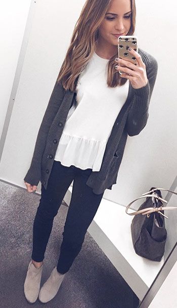 Fall Outfit 2016 - Peplum and Cardigan Outfit + Taupe Booties Winter Cardigans, Fall 2016 Outfits, Teaching Outfits, Outfits 2016, Mode Jeans, Mode Casual, Cardigan Outfits, Dress Coat, Work Wardrobe