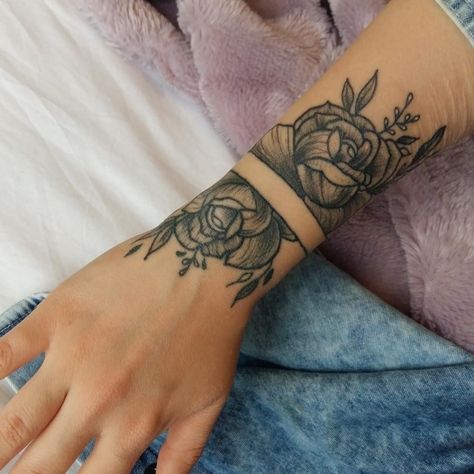 Wrap Around Wrist Tattoos, Wrist Tattoo Cover Up, Cuff Tattoo, Linework Tattoo, Wrap Tattoo, Flower Wrist Tattoos, Scar Tattoo, Tattoos For Women Half Sleeve, Floral Tattoo Sleeve