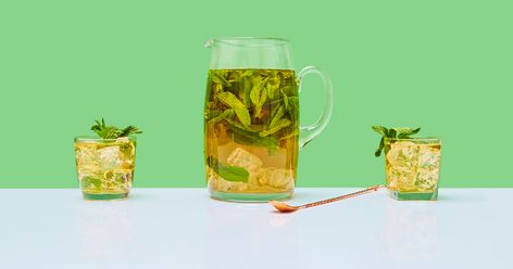 How to make the classic bourbon cocktail for a crowd, no muddling necessary. Mint Julep Pitcher Recipe, Mint Julep Recipe Pitcher, Mint Julep Recipe Kentucky Derby, Best Whiskey Cocktails, Cognac Cocktail, Julep Recipe, Pitcher Drinks, Mint Julep Recipe, Mint Juleps