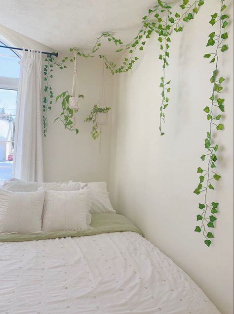 Plastic Plant Wall Decor, Room Decor Bedroom Leaves, Leaves Bedroom Aesthetic, White Bedroom With Vines, Ivy Leaves Room Decor, Ivy Plant Room Decor, Bedroom Leaf Decor, Green And White Themed Bedroom, White Room Decor Bedroom Small Spaces