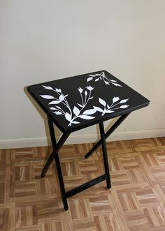 Painted Tv Trays, Folding Tv Trays, Folding Coffee Table, Tv Tray Table, Tv Tray, Table Folding, Tv Trays, Table Cafe, Table Makeover