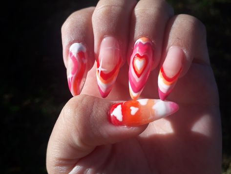 Uñas lésbicas⚢ Lesbian Pride Nails Designs Simple, Feminist Nails Art, Lesbian Nail Art Designs, Minimalist Pride Nail Art, Pride Nails Lesbian Flag, Lesbian Flag Nails Design, Lesbian Pride Nails Designs, Bisexual Nail Designs, Lesbian Nail Designs