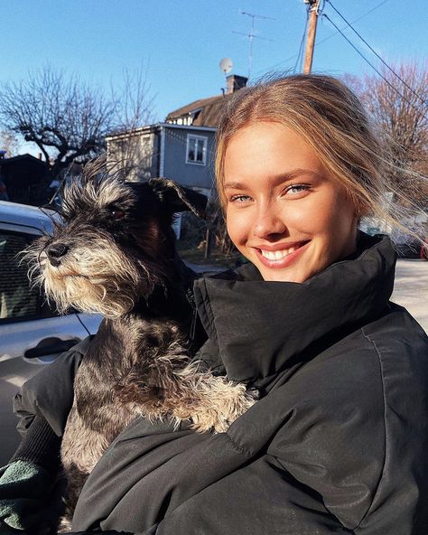 Hannah Edwinson, Aria Vitiello, Hanna Edwinson, Leopard Fur Coat, Travel Mood, Mood Design, Scoop Neck Midi Dress, Twisted Series, Denim Cutoff Shorts