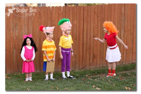 Disney Costumes For Girls, Phineas And Ferb Costume, Disney Family Costumes, Disney Costumes Diy, Themed Halloween Costumes, Phineas Y Ferb, Disney Halloween Costumes, Halloween Costume Contest, Group Halloween Costumes