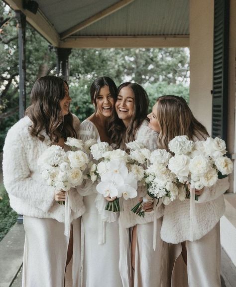 Winter White Bridesmaid Dresses, White Bridesmaid Dresses Winter, Off White Bridesmaid Dresses Ivory, Cold Weather Bridesmaid Outfit, Champagne Wedding Themes, Cream Bridesmaids, Winter Wedding Bridesmaids, Ivory Bridesmaid Dresses, Winter Bridesmaid Dresses