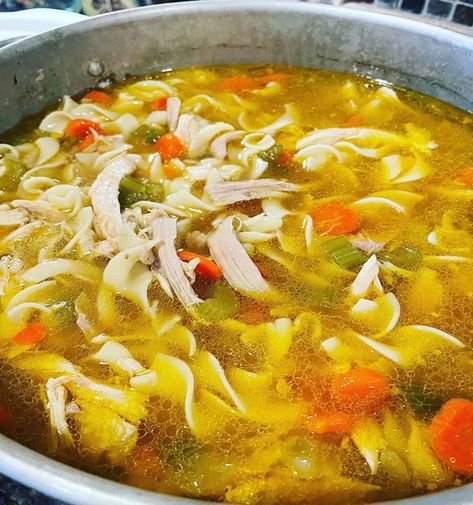 Weight Watchers Chicken Noodle Soup, Slow Cooker Chicken Noodle Soup Recipes, Weight Watchers Slow Cooker, Soup Recipes Uk, Slow Cooker Chicken Noodle Soup, Panini Recipes Chicken, Easy Chicken Soup, Weight Watchers Plan, Low Calorie Chicken