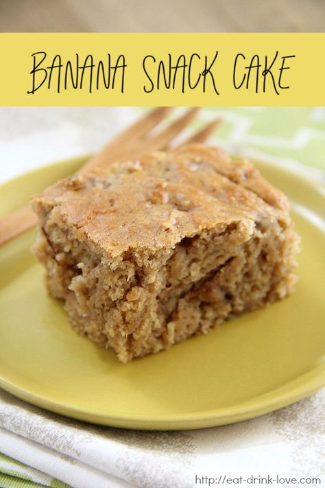 Banana Snack Cake - Eat. Drink. Love. Banana Snack Cake, Banana Dessert Recipes, Banana Dessert, Snack Bars, Banana Recipes, Brownie Cookies, Peanut Butter Banana, Snack Cake, Banana Cake