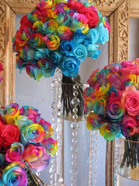 A rainbow of colored roses/ www.volusiacountyweddingflowers/ www.callaraesfloralevents.com Rosé Hair, San Diego Coronado, Rainbow Wedding Theme, Roses Photography, Indian Wedding Planner, Boda Mexicana, Baby Wall, Rainbow Wedding, Rainbow Roses