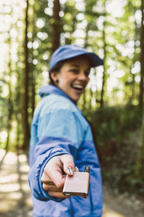 Hiking Lifestyle Photography, Outdoor Product Shoot Ideas, Outdoor Product Photography With Model, Product Photo Outdoor, Casual Product Photography, Photoshoot With Product, Urban Product Photography, Outdoor Product Photography Ideas, Mountain Product Photography