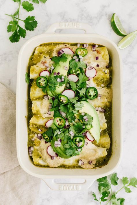 Guacamole Salsa Recipe, Verde Chicken Enchiladas, Salsa Verde Enchiladas, Salsa Verde Chicken Enchiladas, Green Chicken Enchiladas, Chicken Verde, Enchiladas Healthy, Verde Chicken, Enchiladas Verdes