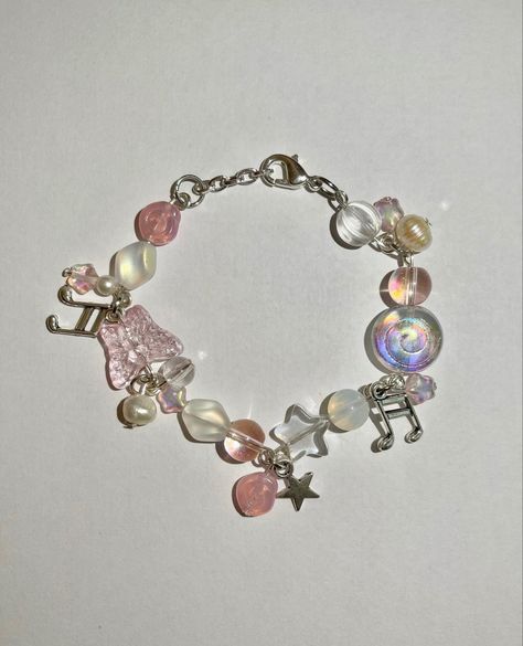 Bead Accessories, Accessory Inspo, Beaded Charm Bracelet, Bracelet Inspiration, Kitty Cake, Pretty Accessories, Bracelet Inspo, Phone Charms, Pink Beaded