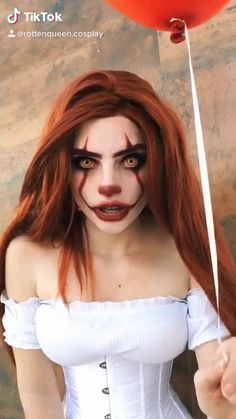 Penny Wise Makeup Girl, Female Pennywise Makeup, Pennywise Costume Female, Pennywise Female, Hallowen Schminke, Creepy Clown Makeup, Pelottava Halloween, Clown Costume Women, Läskig Halloween