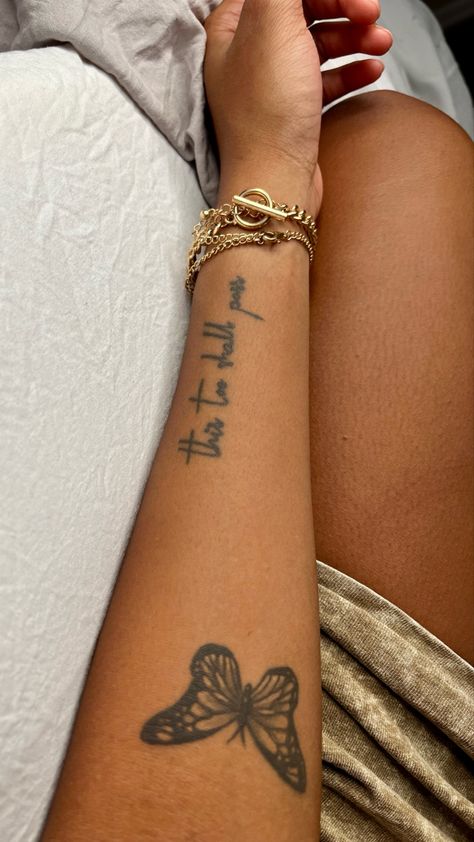 Cute Tattos For Black Women, Minimalist Tattoos Black Women, Tattoo Aesthetic Black Woman, Arm Tattoo Black Women, Arm Tats For Women, Baddie Tats Arm, Tattoo Ideas Female Arms, Forearm Tattoos Women, Trending Tattoos For Women