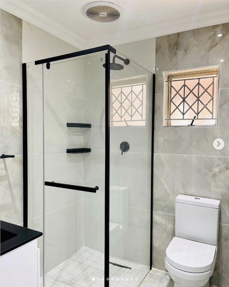 35 Fantastic Corner Shower Ideas You Will Love Small Bathroom With Corner Shower Layout, Flip Bathroom Ideas, Stand Up Corner Shower Ideas, Corner Shower Ensuite, Corner Shower Ideas Bathroom, Corner Shower Bathroom Remodel, Corner Shower Door Ideas, Small L Shaped Bathroom, Corner Shower Tile Ideas