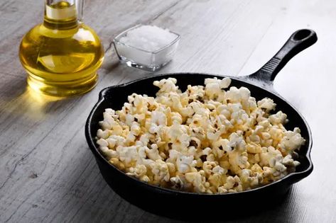 Types Of Popcorn, Olive Oil Popcorn, Cooking Popcorn, Kettle Corn Popcorn, Popcorn Oil, Stovetop Popcorn, Salty Popcorn, Healthy Popcorn, Best Popcorn