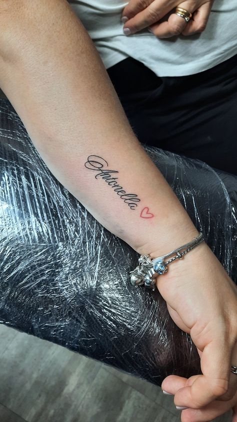 Mamma Tattoo, Tattoo Names, Small Neck Tattoos, Pink Life, Name Tattoo, Name Tattoos, Creative Tattoos, Neck Tattoo, Cute Tattoos