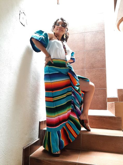 #serape #mexicanstyle #mexicandesign #FiestaMexicana #septiembre Outfit Mexicano, Mexican Fashion, Big Ideas, Doll Dresses, Mexican Style, Casual Work Outfits, Work Casual, Doll Dress, Work Outfit