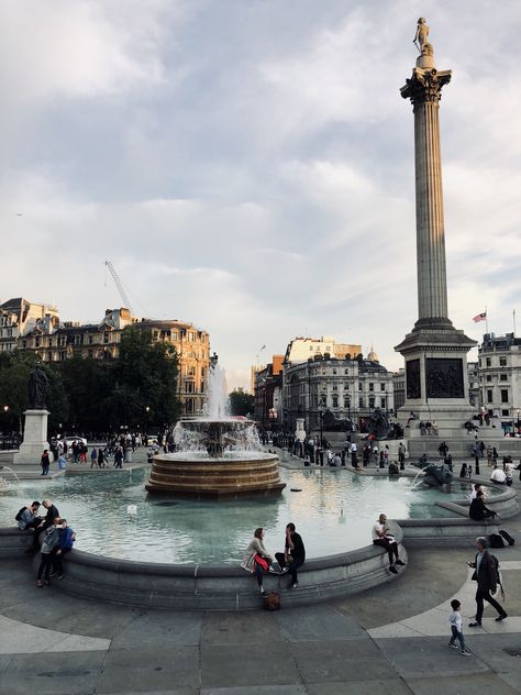 London Trafalgar Square, Trafalgar Square London Aesthetic, Trafalgar Square Aesthetic, Road Trip Uk, Trafalgar Square London, City Square, London Dreams, Travel London, London Trip