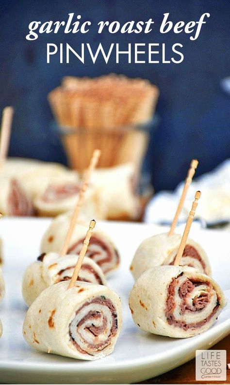 Make these Garlic Roast Beef Pinwheels ahead of time for your next book club meeting! They are the perfect quick-and-easy party food, as this recipe only takes 5-10 minutes of your time and 3 flavorful ingredients—roast beef, Boursin cheese, and tortillas. Boursin Cheese Pinwheels, Boursin Pinwheels, Roast Beef Pinwheels, Garlic Roast Beef, Beef Pinwheels, Garlic Roast, Finger Snacks, Indulgent Recipes, Beef Appetizers