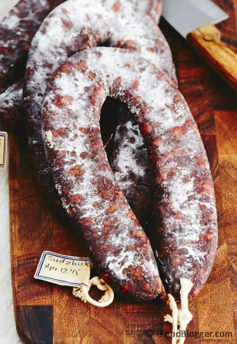 Curing Chamber, Cured Beef, Preserving Meat, Meat Curing, Cured Meat Recipes, Salami Recipes, Sausage Making Recipes, Home Made Sausage, Homemade Bacon