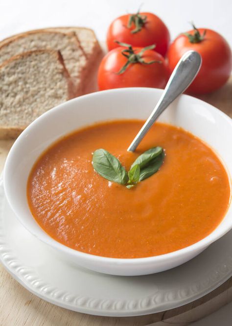 It’s simple, low in calories, carbs, fat and cost. It’s exactly what it says on the tin it’s Simple Skinny Tomato Soup Casserole Enchilada, Tomato Soup Recipe, Sugar Diet, Basil Soup, Soup Broth, Tomato Soup Recipes, Carb Free, Easy Soups, Tomato Basil