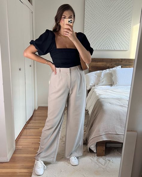 Puff Sleeve Poplin Squareneck Top curated on LTK Trousers Outfit Crop Top, Puff Crop Top Outfit, Puff Top Outfit Ideas, Crop Top And Trousers Outfit, Puff Sleeve Crop Top Outfit, Puff Sleeve Shirt Outfit, Black Puff Sleeve Top Outfit, Abercrombie Trousers, Tailored Trousers Outfit