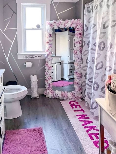 #DecorInspiration #HomeIdeas #InteriorInspo #HomeInspiration #HouseGoals #HomeDecor #InteriorDesign #HomeStyle #HomeDecorating #DecorTips College Bathroom Ideas, Bathroom Decor Apartment Girly, Teenager Bathroom, Apartment Decor Living Room, Teenager Bedroom, Apartment Decor Ideas, Apartment Simple, Health Secrets, Mini Gym