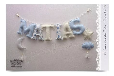 Cartel Bienvenida Guirnalda Nombre Bebe 6 Letras De Tela - $ 1.485,00 en Mercado Libre Baby Mobile Felt, Felt Name, Cricut Baby, Fabric Wall, Fabric Names, Shower Ideas, Baby Mobile, Statement Necklace, Cricut