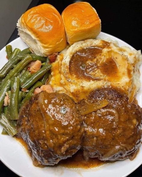 Hamburger Steak with Onions and Gravy Food Black People, Haitian Recipes, Homemade Salisbury Steak, Salisbury Steak Recipes, Hamburger Steak, Soul Food Dinner, Onion Gravy, Salisbury Steak, Holiday Meals